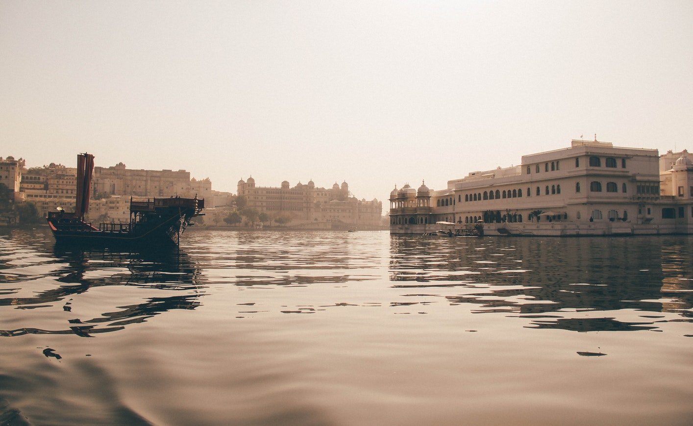 Car Hire in Udaipur